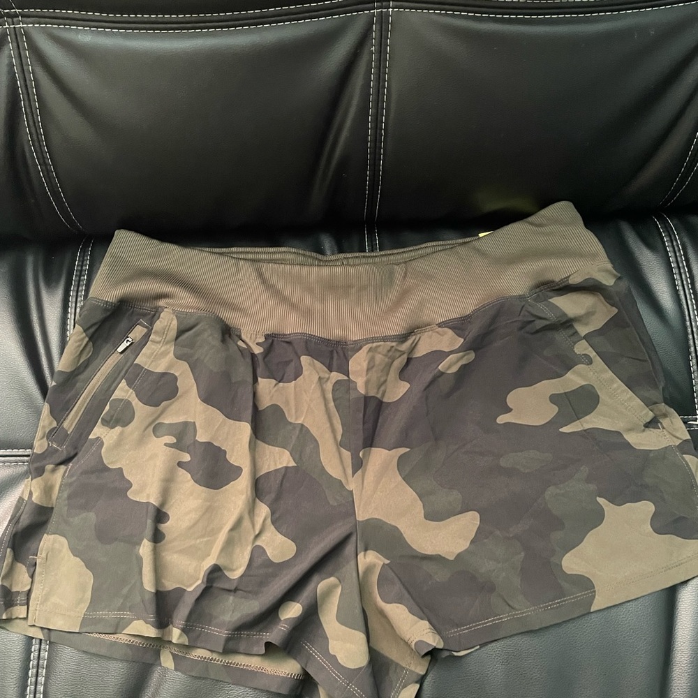 New women’s Short High Rise All in motion